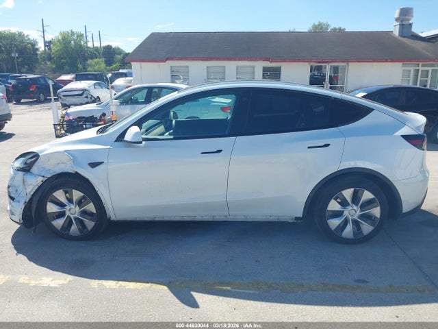 Продаж на аукціоні авто 2022 Tesla Model Y Long Range Dual Motor All-wheel Drive, vin: 7SAYGDEE9NF327972, номер лоту: 44630044
