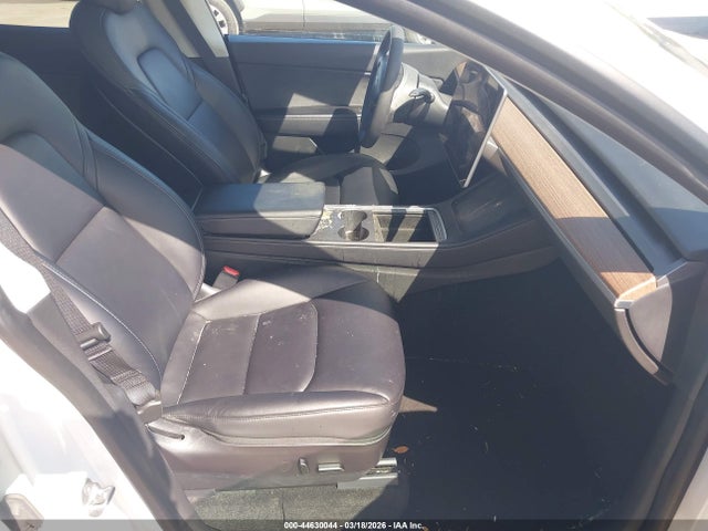 Продаж на аукціоні авто 2022 Tesla Model Y Long Range Dual Motor All-wheel Drive, vin: 7SAYGDEE9NF327972, номер лоту: 44630044