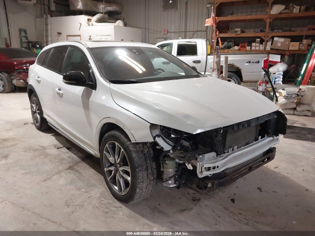 2015 VOLVO V60 CROSS COUNTRY YV4612HK3F1001135