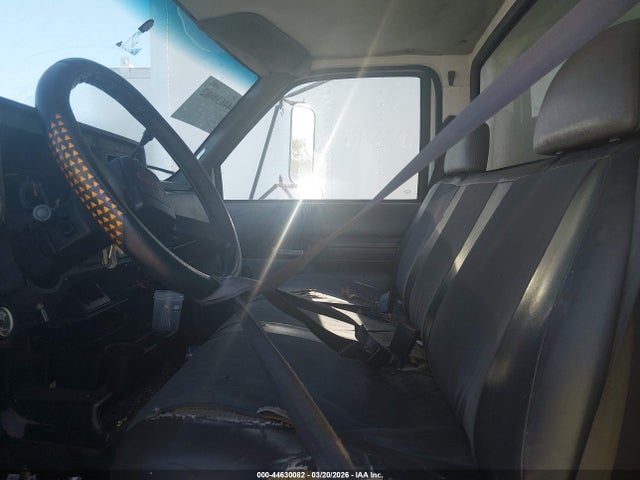 Продажа на аукционе авто 2000 Gmc Tc6h042, vin: 1GDG6H1B8YJ906829, номер лота: 44630082