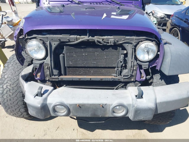 1C4BJWDG1HL593619 Jeep Wrangler Unlimited Sport 4x4