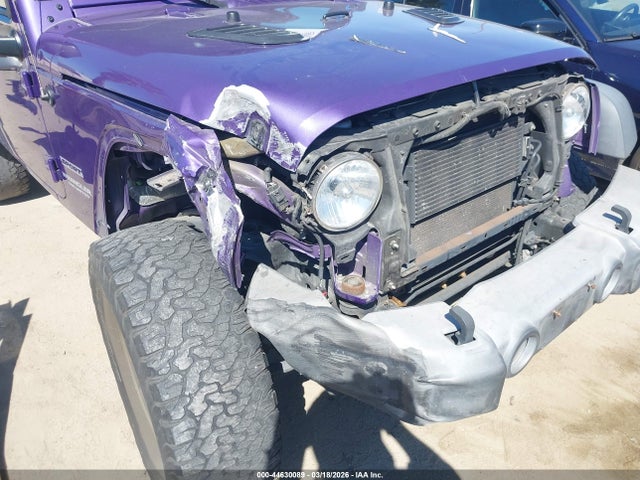 1C4BJWDG1HL593619 Jeep Wrangler Unlimited Sport 4x4