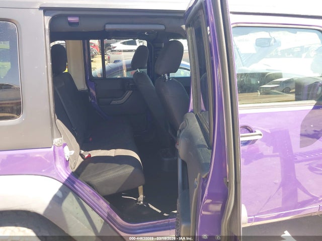 1C4BJWDG1HL593619 Jeep Wrangler Unlimited Sport 4x4