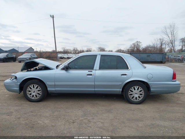 Продажа на аукционе авто 2005 Ford Crown Victoria Lx/lx Sport, vin: 2FAHP74W15X126467, номер лота: 44630103