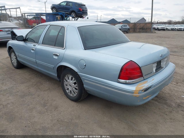 Продажа на аукционе авто 2005 Ford Crown Victoria Lx/lx Sport, vin: 2FAHP74W15X126467, номер лота: 44630103