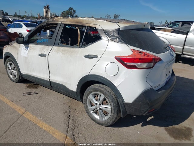 2019 NISSAN KICKS 3N1CP5CU1KL549056 Photo 2