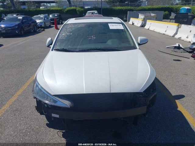 Hyundai Elantra Value Edition 2019 5NPD84LF8KH422038 Image 13