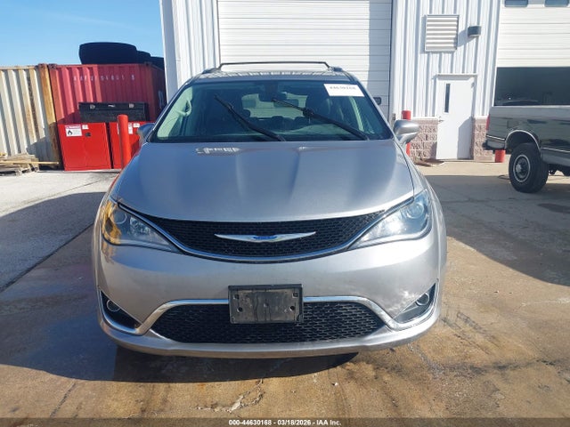 2018 Chrysler Pacifica Touring L Plus მანქანა იყიდება აუქციონზე, vin: 2C4RC1EG6JR261828, აუქციონის ნომერი: 44630168