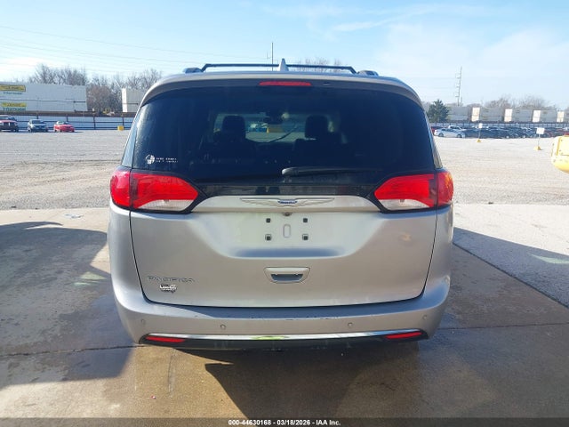 2018 Chrysler Pacifica Touring L Plus მანქანა იყიდება აუქციონზე, vin: 2C4RC1EG6JR261828, აუქციონის ნომერი: 44630168