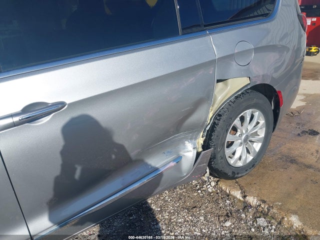 2018 Chrysler Pacifica Touring L Plus მანქანა იყიდება აუქციონზე, vin: 2C4RC1EG6JR261828, აუქციონის ნომერი: 44630168