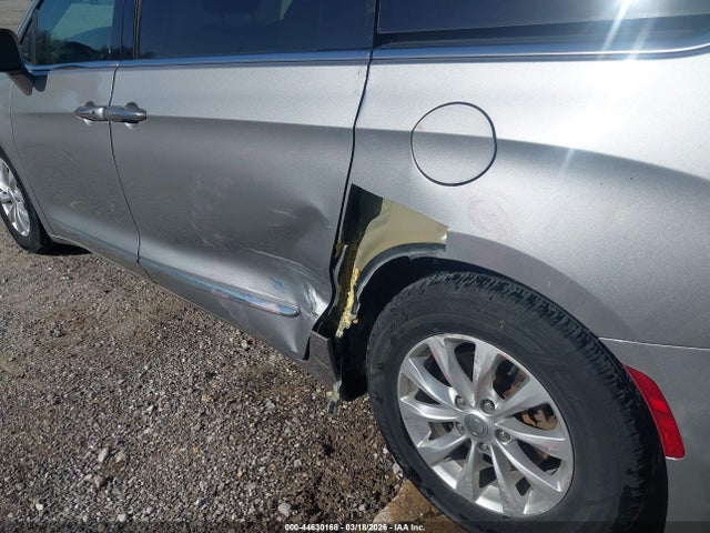 2018 Chrysler Pacifica Touring L Plus მანქანა იყიდება აუქციონზე, vin: 2C4RC1EG6JR261828, აუქციონის ნომერი: 44630168