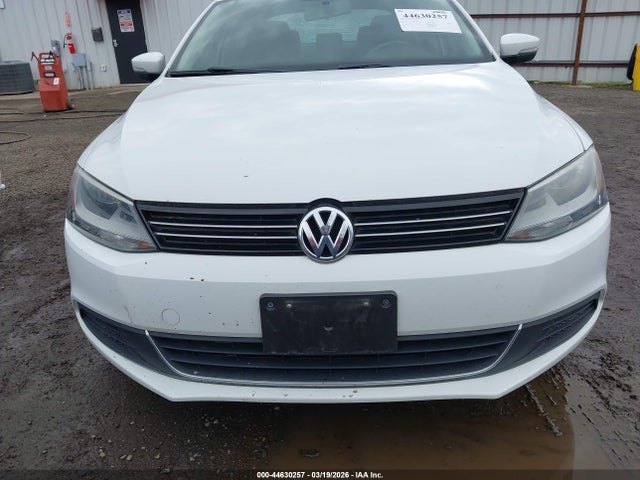 3VWD17AJ2EM300039 Volkswagen Jetta 1.8t Se