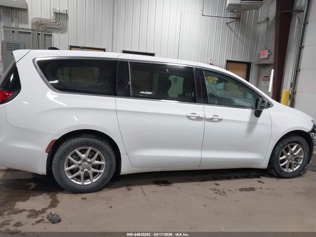 Продажа на аукционе авто 2024 Chrysler Pacifica Touring L, vin: 2C4RC1BG4RR182917, номер лота: 44630262