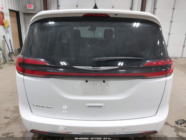 Продажа на аукционе авто 2024 Chrysler Pacifica Touring L, vin: 2C4RC1BG4RR182917, номер лота: 44630262