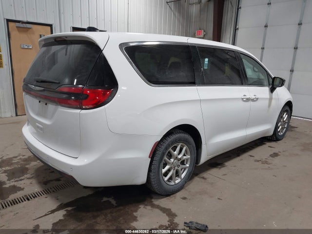 2024 CHRYSLER PACIFICA 2C4RC1BG4RR182917 Photo 3