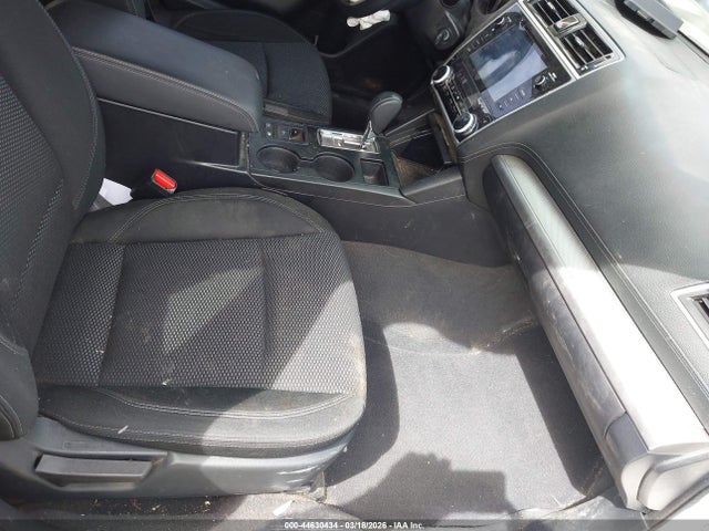44630434 :رقم المزاد ، 4S4BSAFC1J3347925 vin ، 2018 Subaru Outback 2.5i Premium مزاد بيع