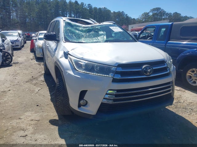 2017 Toyota Highlander Limited მანქანა იყიდება აუქციონზე, vin: 5TDYZRFH8HS234311, აუქციონის ნომერი: 44630509
