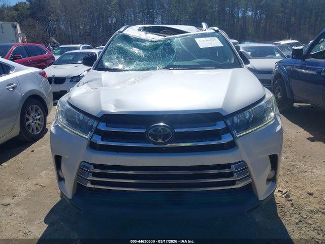 2017 Toyota Highlander Limited მანქანა იყიდება აუქციონზე, vin: 5TDYZRFH8HS234311, აუქციონის ნომერი: 44630509
