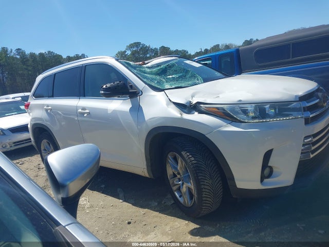 2017 Toyota Highlander Limited მანქანა იყიდება აუქციონზე, vin: 5TDYZRFH8HS234311, აუქციონის ნომერი: 44630509
