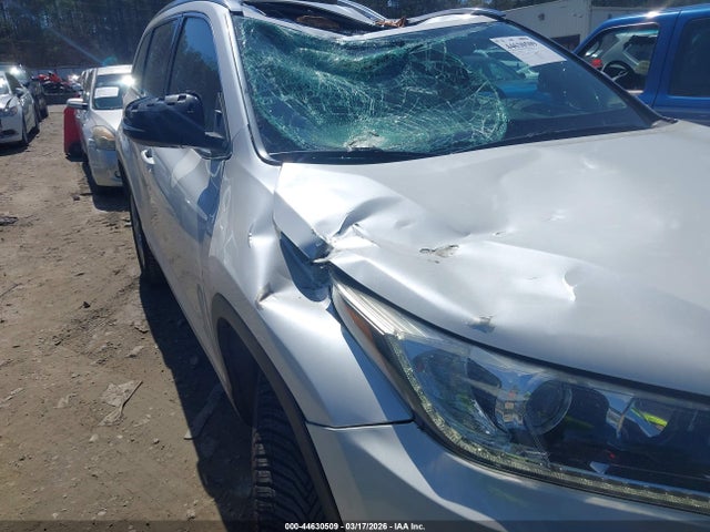 2017 Toyota Highlander Limited მანქანა იყიდება აუქციონზე, vin: 5TDYZRFH8HS234311, აუქციონის ნომერი: 44630509