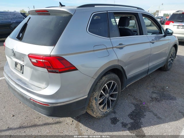 3VV3B7AX8MM112383 Volkswagen Tiguan 2.0t Se/2.0t Se R-line Black/2.0t Sel