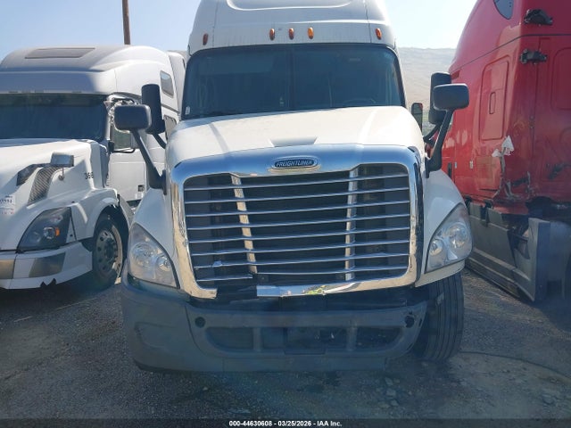 Freightliner Cascadia 125 2015 3AKJGLD50FSGC4651 Image 16