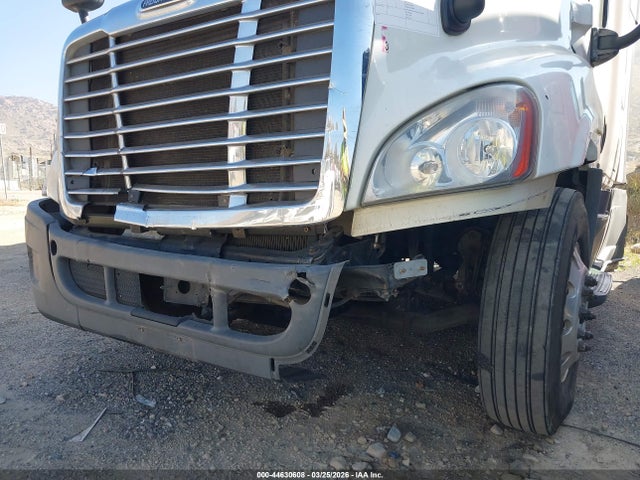 Freightliner Cascadia 125 2015 3AKJGLD50FSGC4651 Image 11