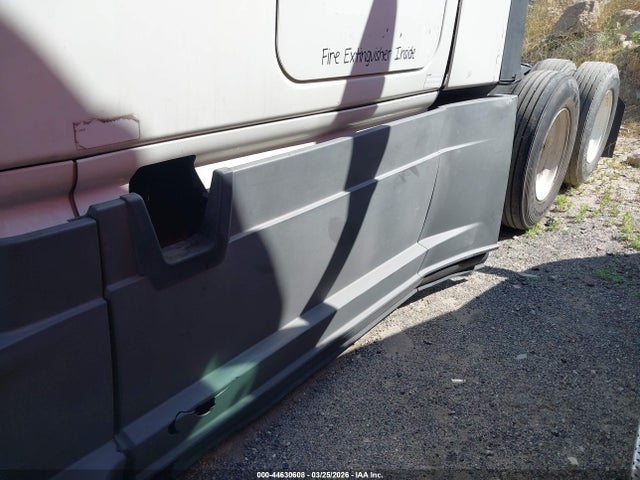 Freightliner Cascadia 125 2015 3AKJGLD50FSGC4651 Image 14