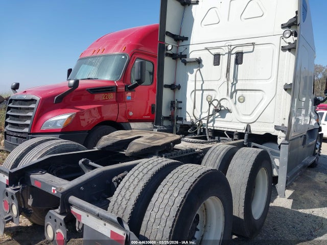 Freightliner Cascadia 125 2015 3AKJGLD50FSGC4651 Image 4