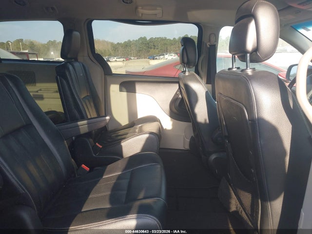 2015 Chrysler Town & Country Touring მანქანა იყიდება აუქციონზე, vin: 2C4RC1BG1FR694372, აუქციონის ნომერი: 44630643