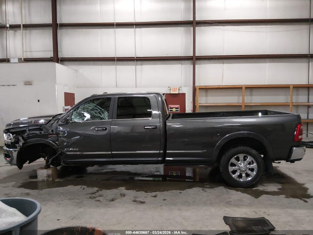 3C63R3RL2NG343680 RAM 3500 Limited 4x4 8&#039; Box