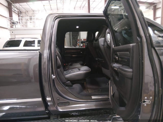 3C63R3RL2NG343680 RAM 3500 Limited 4x4 8&#039; Box