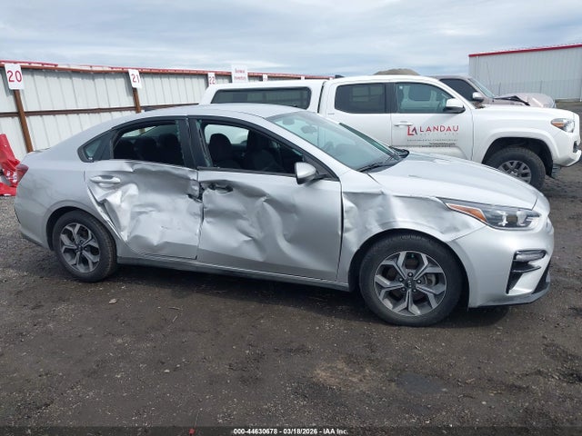 2020 Kia Forte Lxs მანქანა იყიდება აუქციონზე, vin: 3KPF24AD0LE156001, აუქციონის ნომერი: 44630678