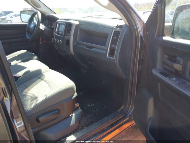 44630696 :رقم المزاد ، 1C6RR7FM2FS627688 vin ، 2015 Ram 1500 Tradesman مزاد بيع