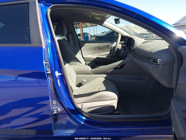 44630711 :رقم المزاد ، KMHLM4AG1PU585254 vin ، 2023 Hyundai Elantra Sel مزاد بيع