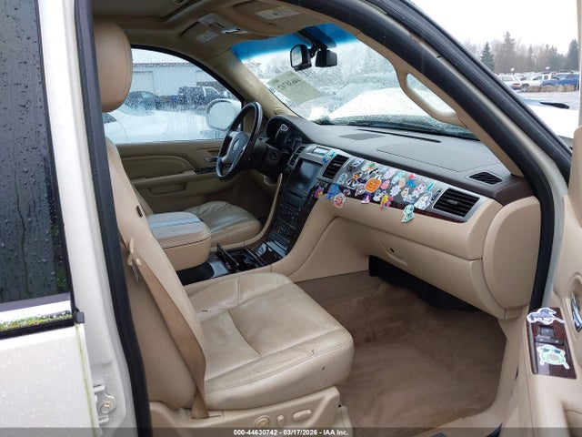 Aukcja sprzedaży 2010 Cadillac Escalade Esv Luxury, vin: 1GYUKHEF6AR157868, numer aukcji: 44630742