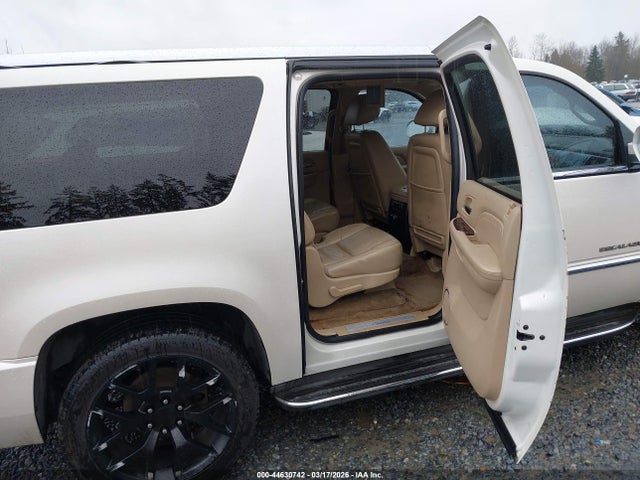 Aukcja sprzedaży 2010 Cadillac Escalade Esv Luxury, vin: 1GYUKHEF6AR157868, numer aukcji: 44630742