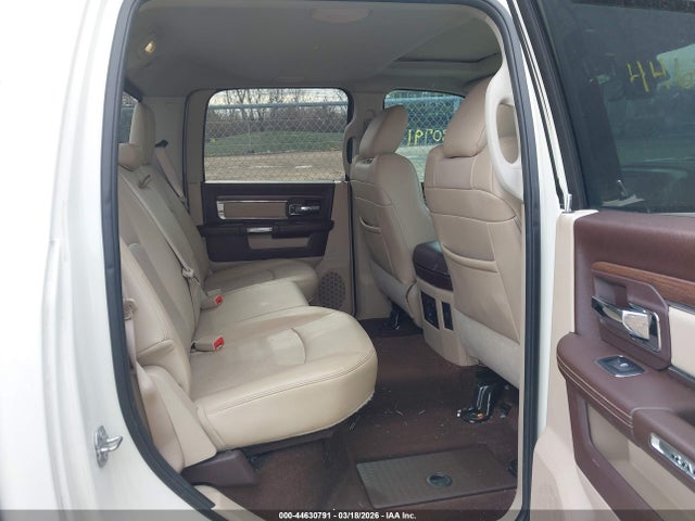 44630791 :رقم المزاد ، 1C6RR7NT1HS667384 vin ، 2017 Ram 1500 Laramie  4x4 5'7 Box مزاد بيع