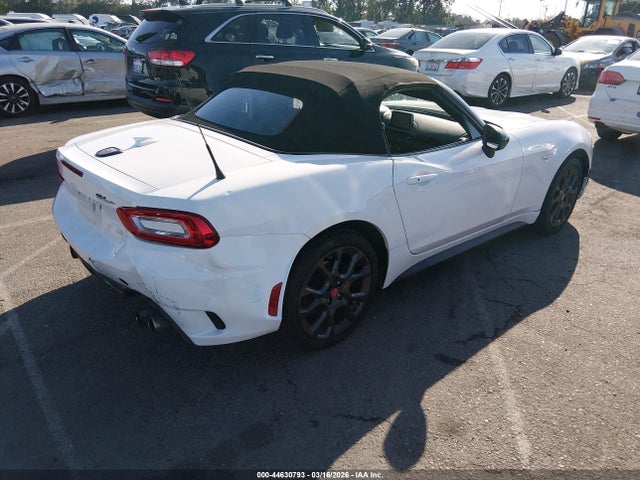 2018 FIAT 124 SPIDER JC1NFAEK9J0138980 Photo 3