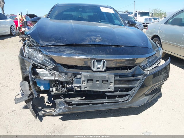 1HGCV2F33JA051663 Honda Accord Sport 2.0t