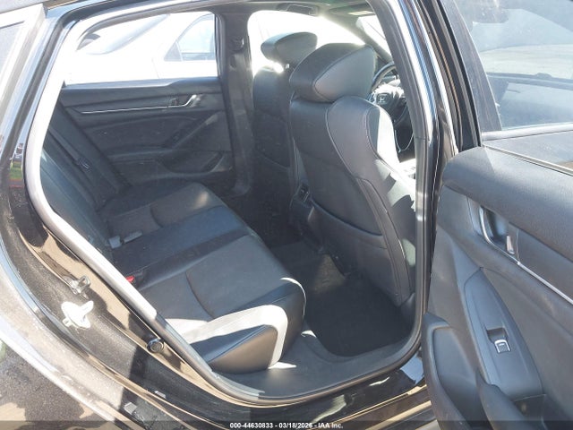 1HGCV2F33JA051663 Honda Accord Sport 2.0t