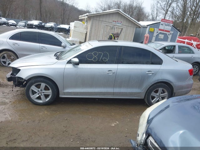 44630872 :رقم المزاد ، 3VWLL7AJ3DM442016 vin ، 2013 Volkswagen Jetta 2.0l Tdi مزاد بيع