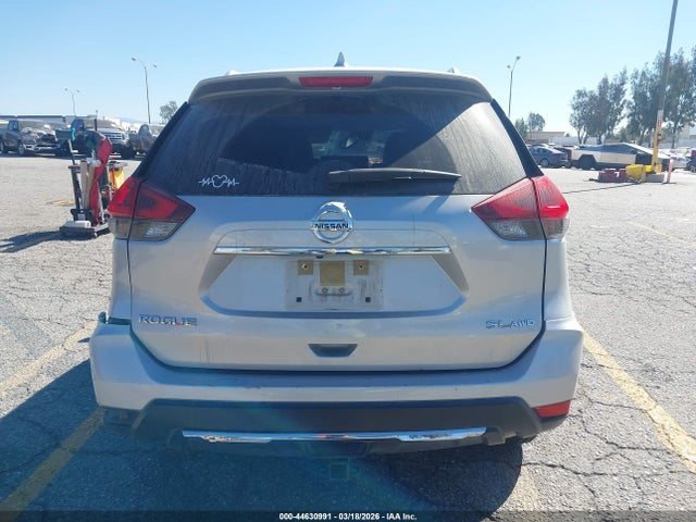 JN8AT2MV8JW319646 Nissan Rogue Sl