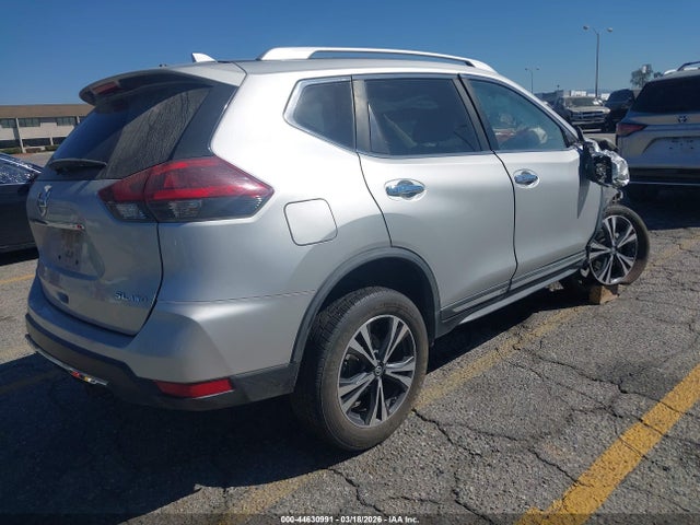JN8AT2MV8JW319646 Nissan Rogue Sl