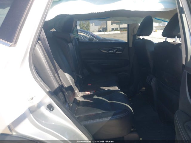 JN8AT2MV8JW319646 Nissan Rogue Sl