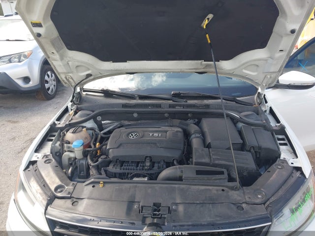 44631016 :رقم المزاد ، 3VW4T7AJ3HM366226 vin ، 2017 Volkswagen Jetta Gli مزاد بيع