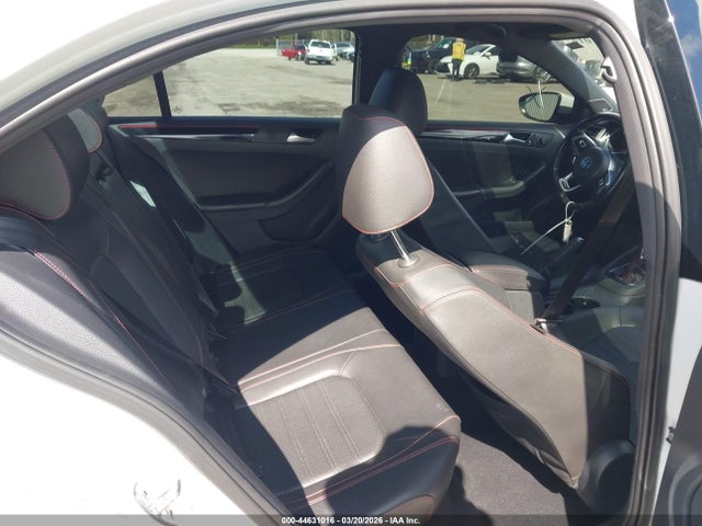 44631016 :رقم المزاد ، 3VW4T7AJ3HM366226 vin ، 2017 Volkswagen Jetta Gli مزاد بيع