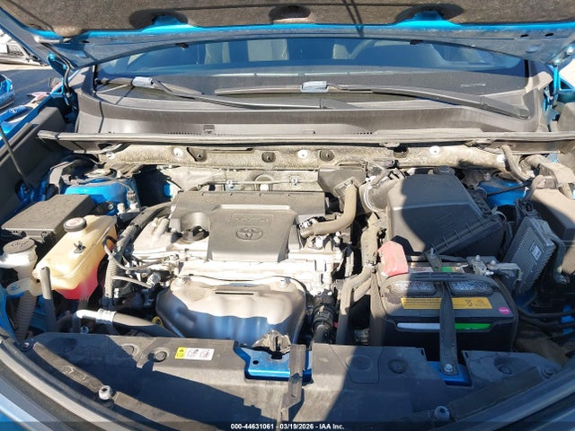 JTMWFREV4JD118483 Toyota Rav4 Xle
