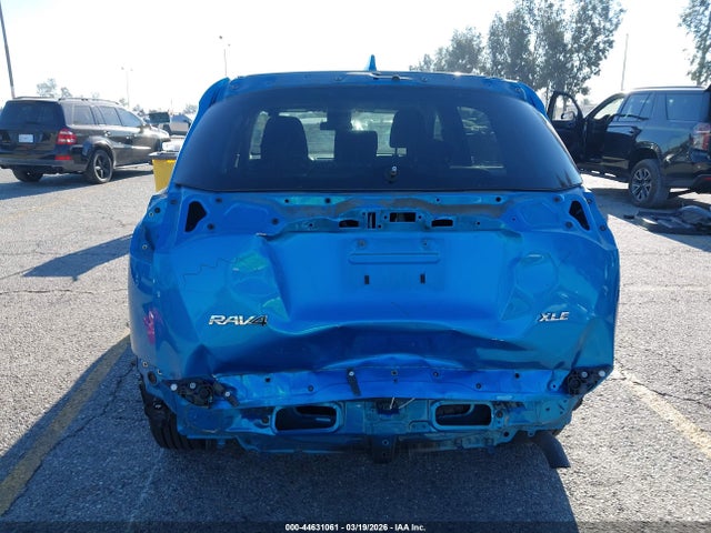 JTMWFREV4JD118483 Toyota Rav4 Xle