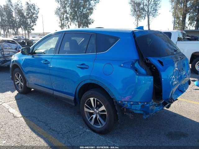 JTMWFREV4JD118483 Toyota Rav4 Xle